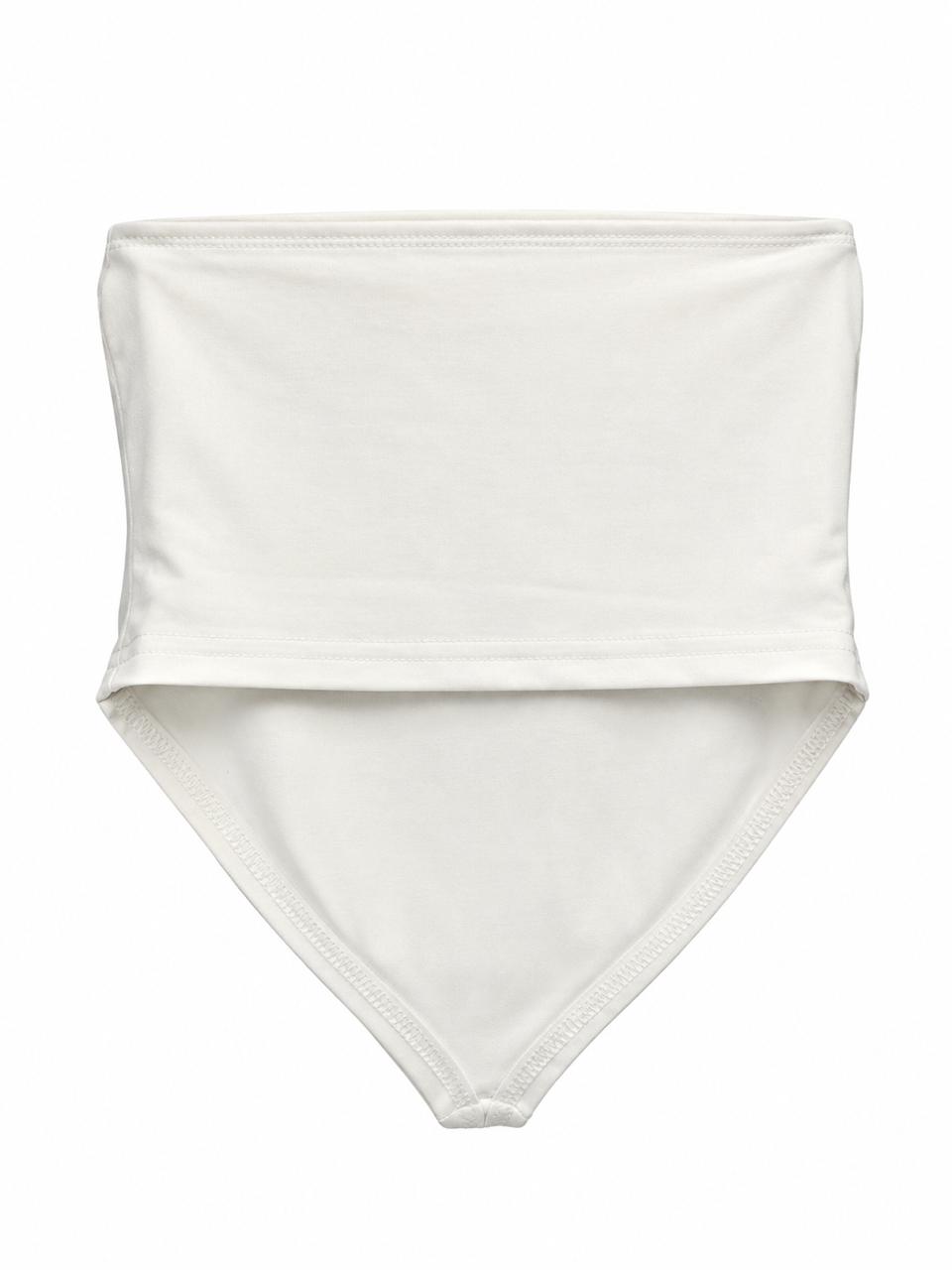 Top strapless estilo bandana en blanco