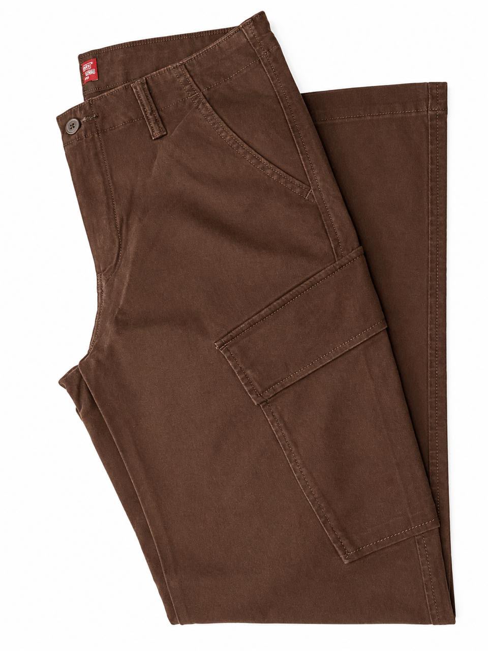 Jean cargo para hombre tono café