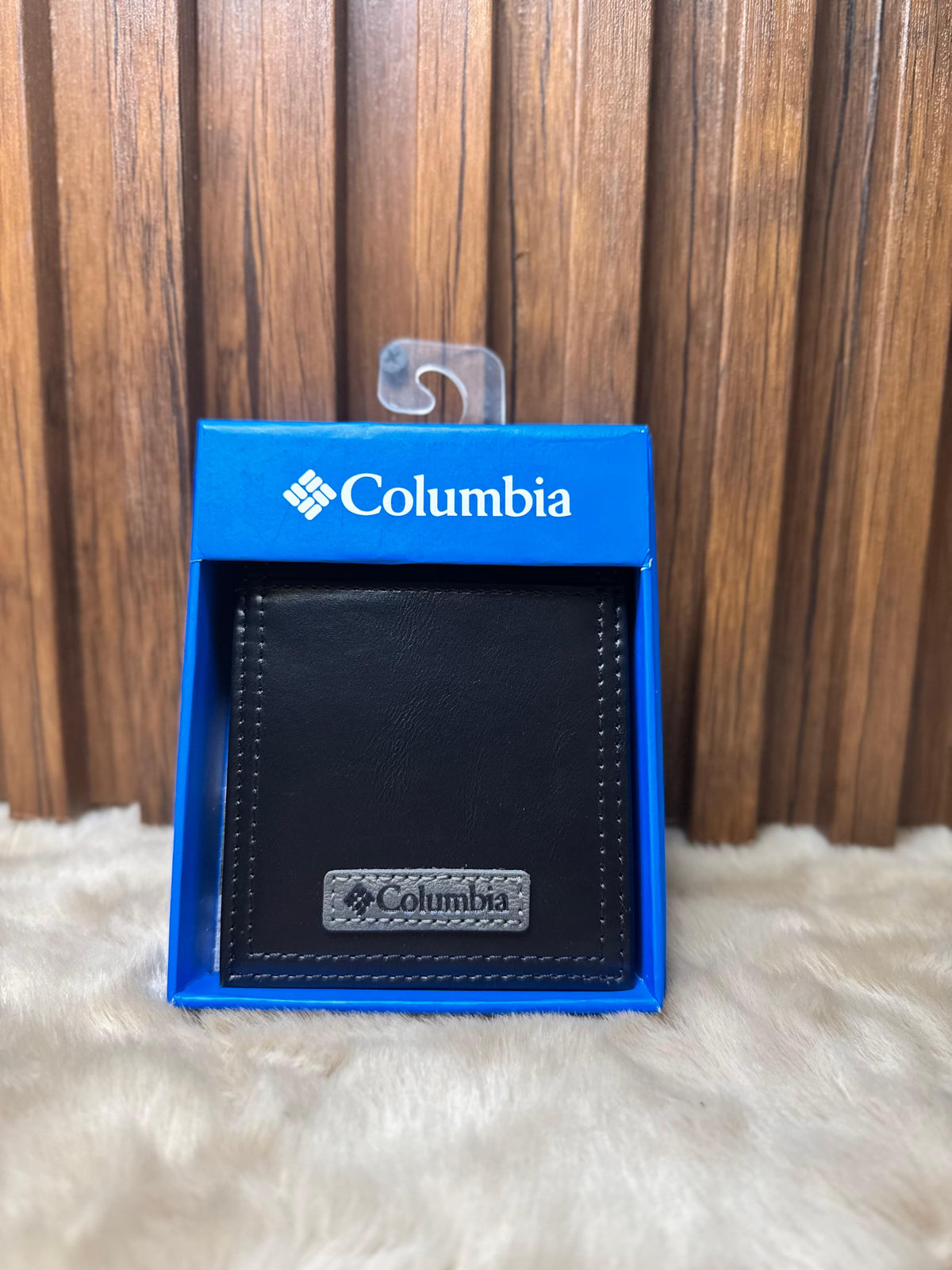 Billetera para Hombre columbia negra en cuero liso