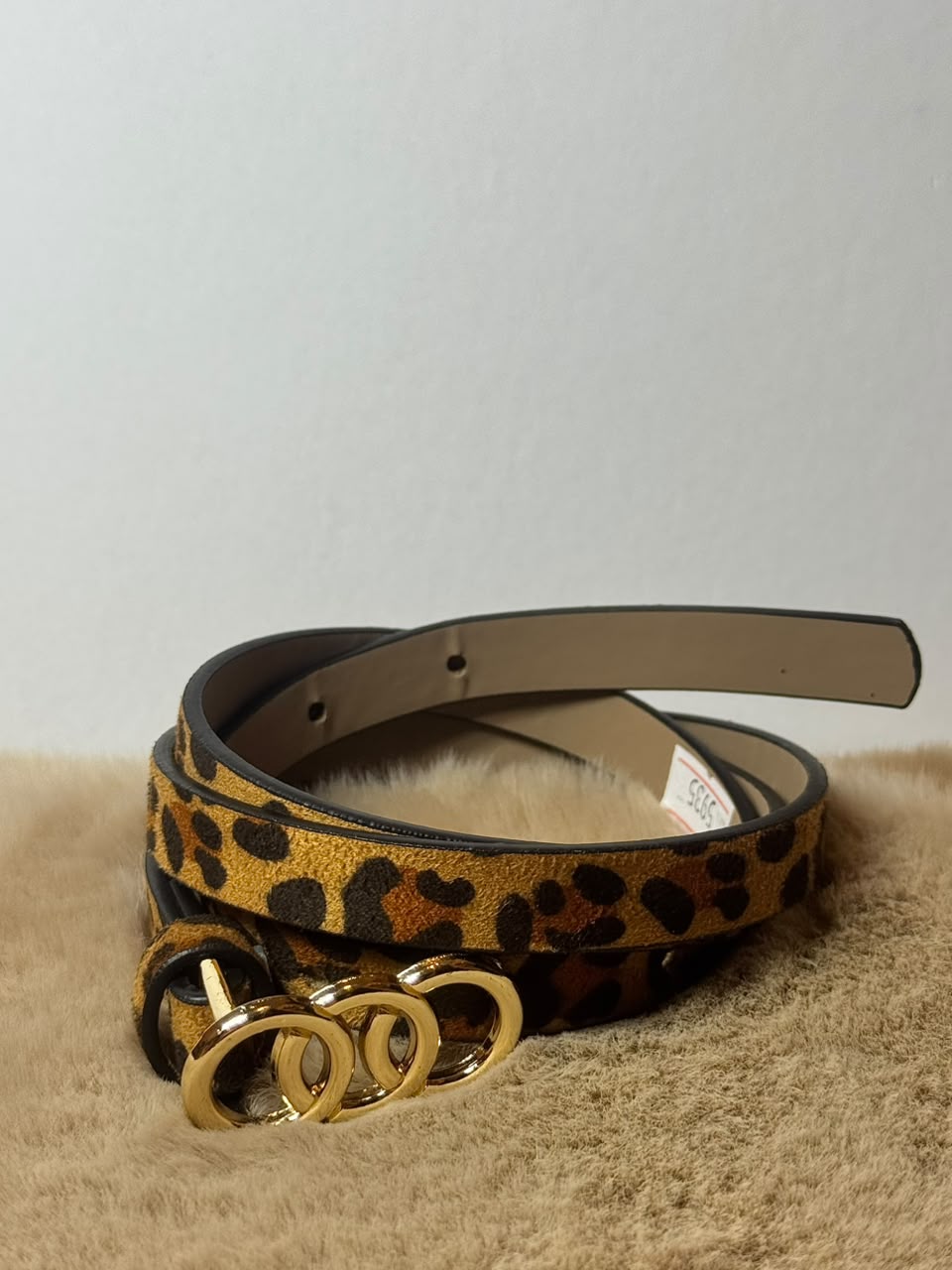 Cinturón delgado con estampado de leopardo y hebilla dorada de aros
