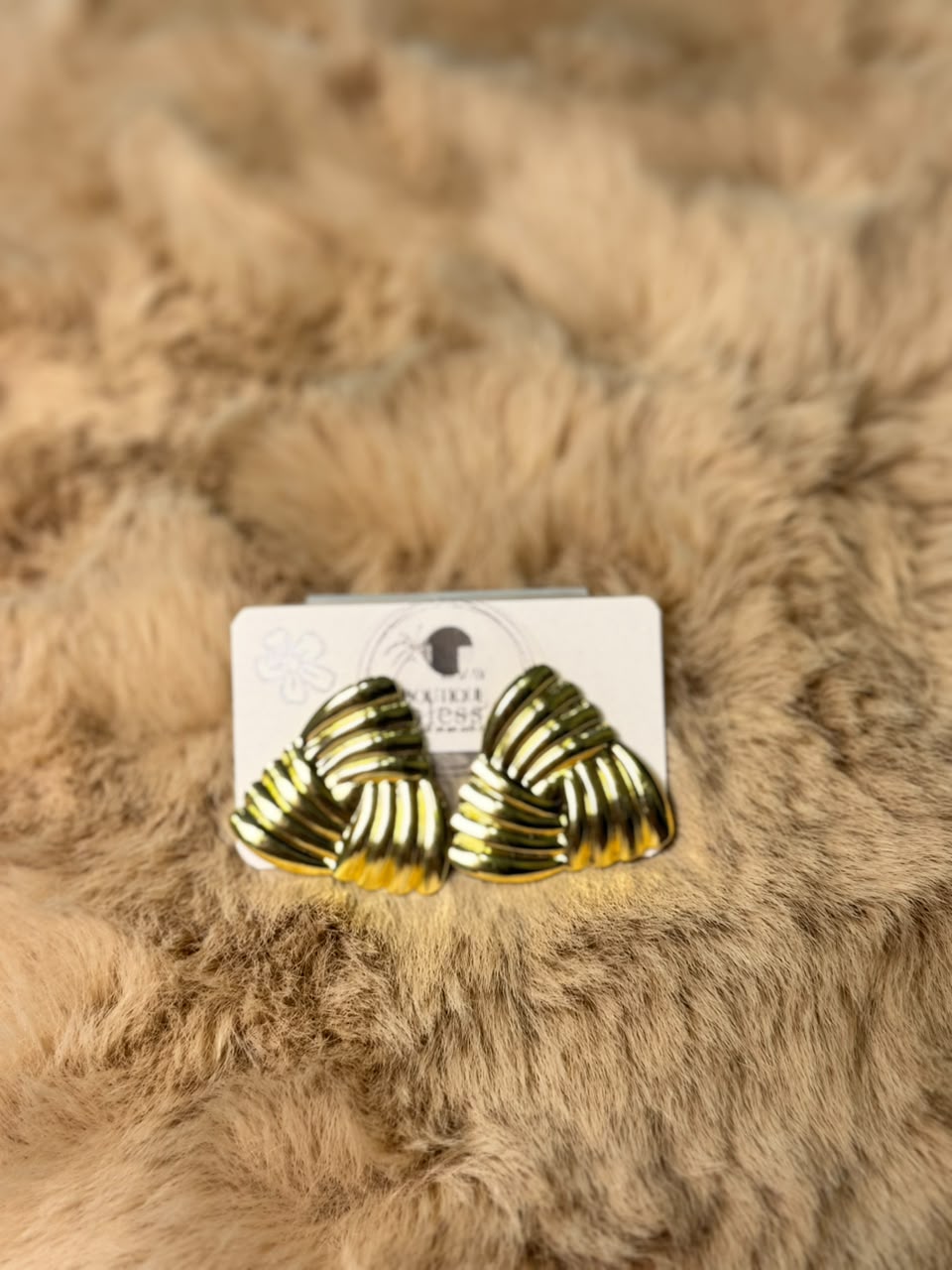 Aretes triangulares entrelazados Dorados